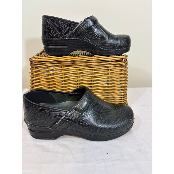 Women's Dansko Clogs Size 38 Black - Picture 6 of 8